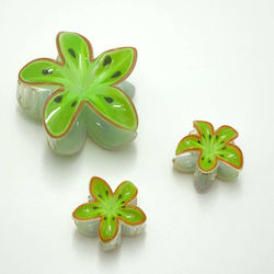 Set Of Hair Claw Clips With Flower Kiwi Design 3 Pieces Green