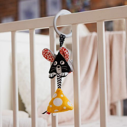 Babyono Hängendes Babyspielzeug für Kinderbett und Kinderwagen Maus für Neugeborene