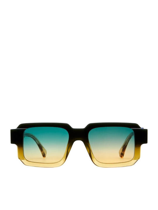 Kuboraum Unisex Sunglasses with Black Horn-Rimmed Frame and Gradient Lenses