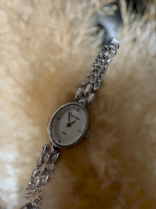 Xinyunkou Womens Watch 28mm Battery With Silver Metal Bracelet