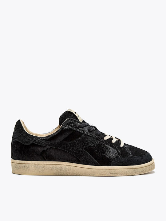 Diadora