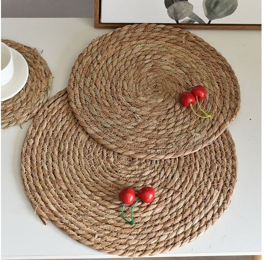 Lalos Seturi De Masă Rotundă Din Paie Bej 35cm 2 Bucăți Lalos Seturi De Masă Rotundă Din Paie Bej 35cm 2 Bucăți