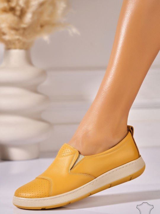 Akadia Leather Women's Moccasins in Yellow Color