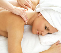60' Lux Gesichtsbehandlung & 60' Ganzkörpermassage Für 2 Personen