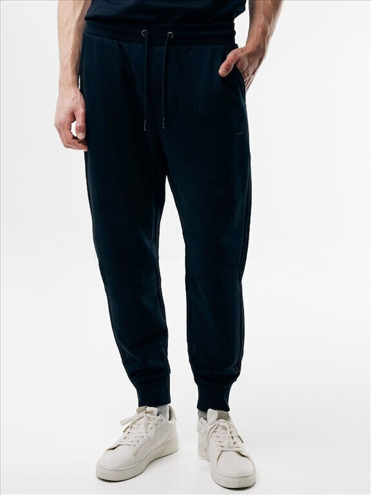 Schwarze Jogginghose