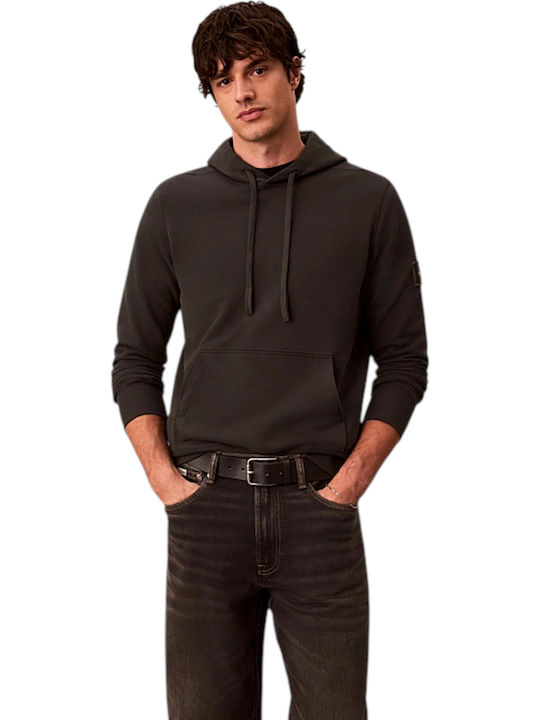 Schwarzer Kapuzenpullover